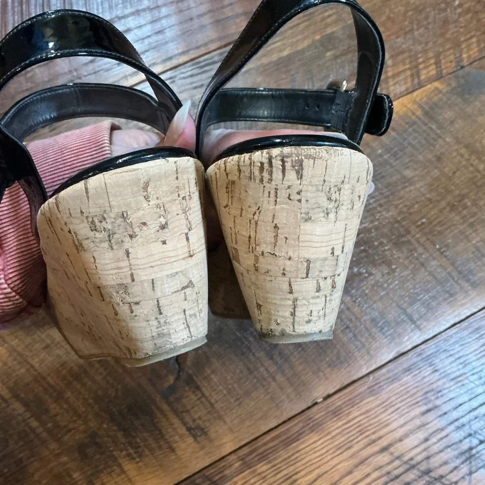 Stuart Weitzman Black Patent Leather Cork Wedge Sandals | size 7 - Picture 7 of 9